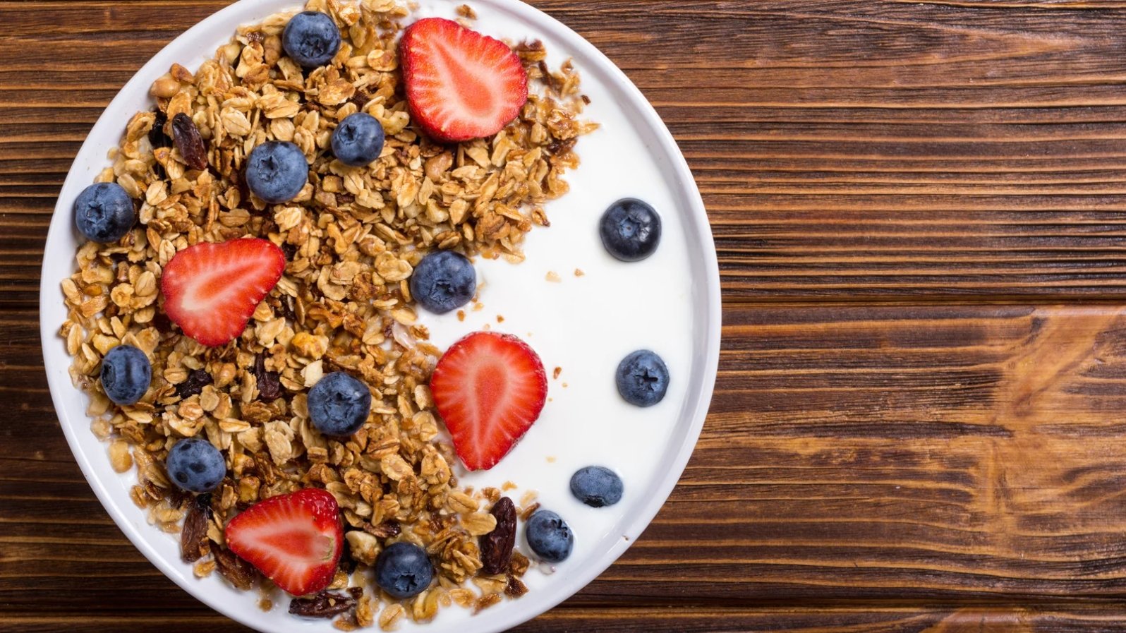 Greek yogurt berry bowl